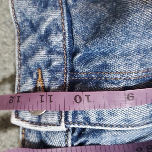 Juniors 15 Arizona distressed Jean shorts - Picture 6 of 7